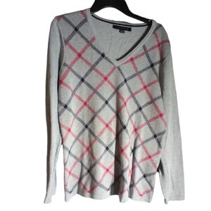 3/$15 Tommy Hilfiger sweater